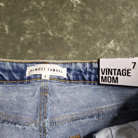 Almost Famous Vintage Mom Jeans - Picture 3 of 7